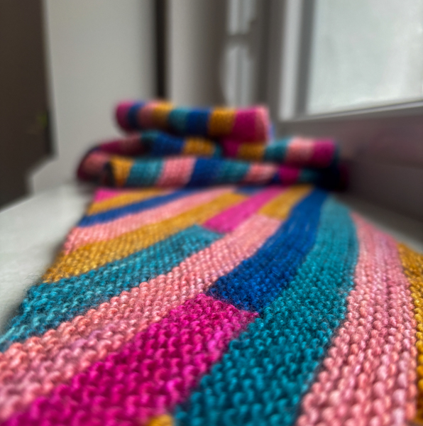 Stairs & Stripes | Strickmich! by Martina Behm